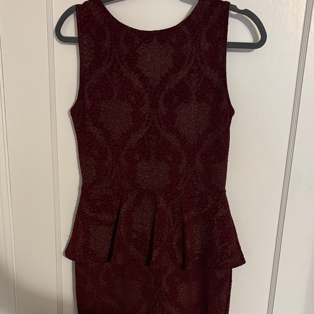 Elegant Burgundy Mini Dress - Picture 4 of 4